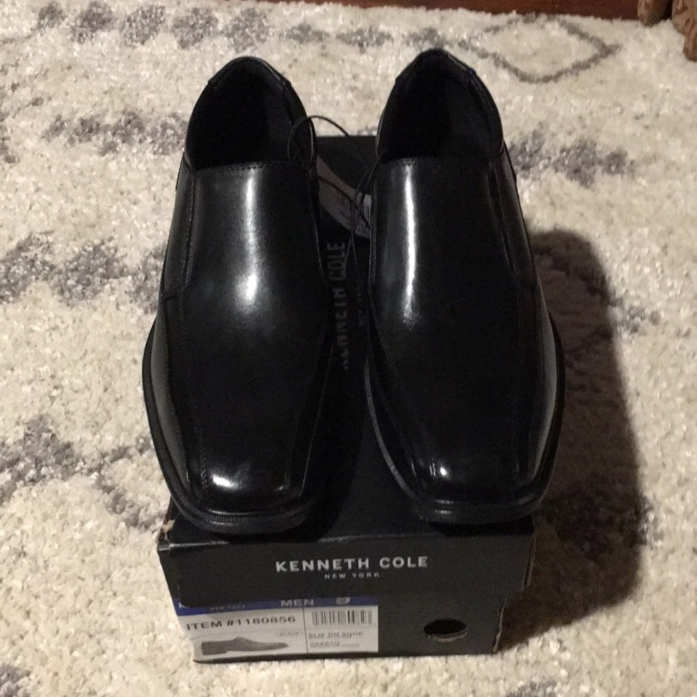 Kenneth Cole shoe
